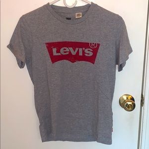 levi t-shirt
